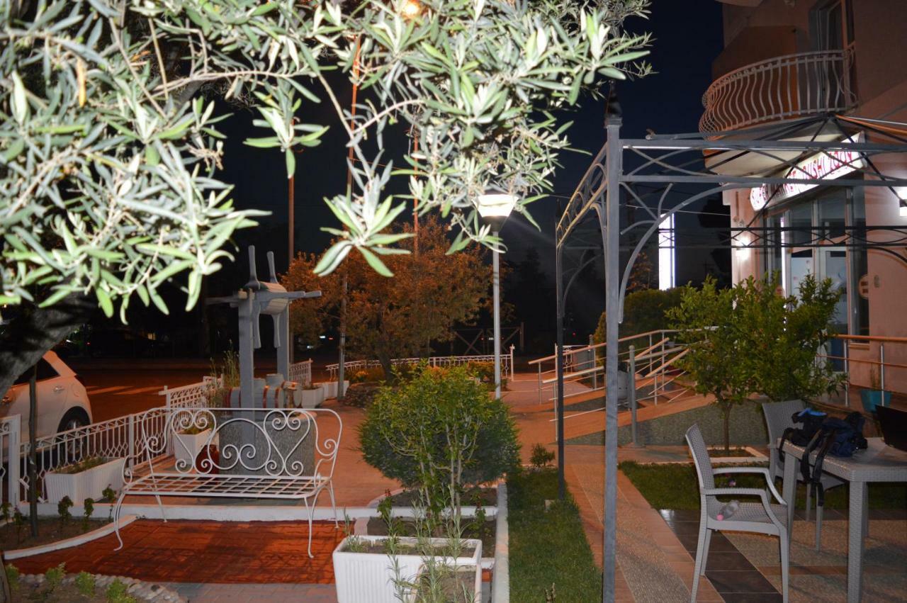 Hotel Marika Golem  Exterior foto